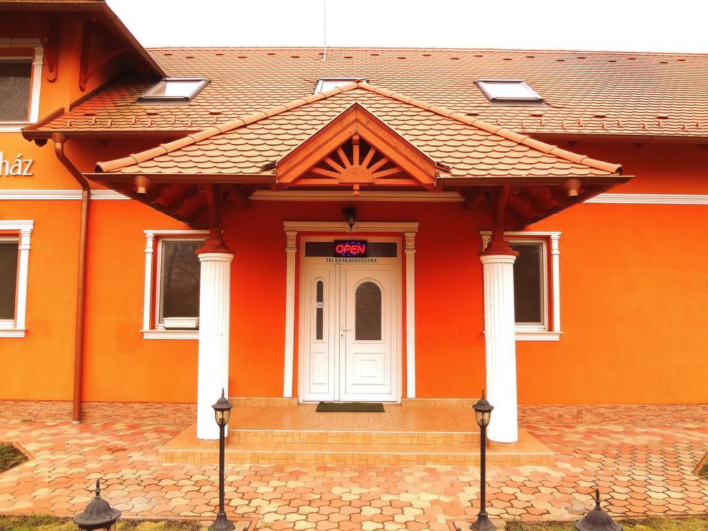 Hotel Horvath Vendeghaz Orosháza Zewnętrze zdjęcie