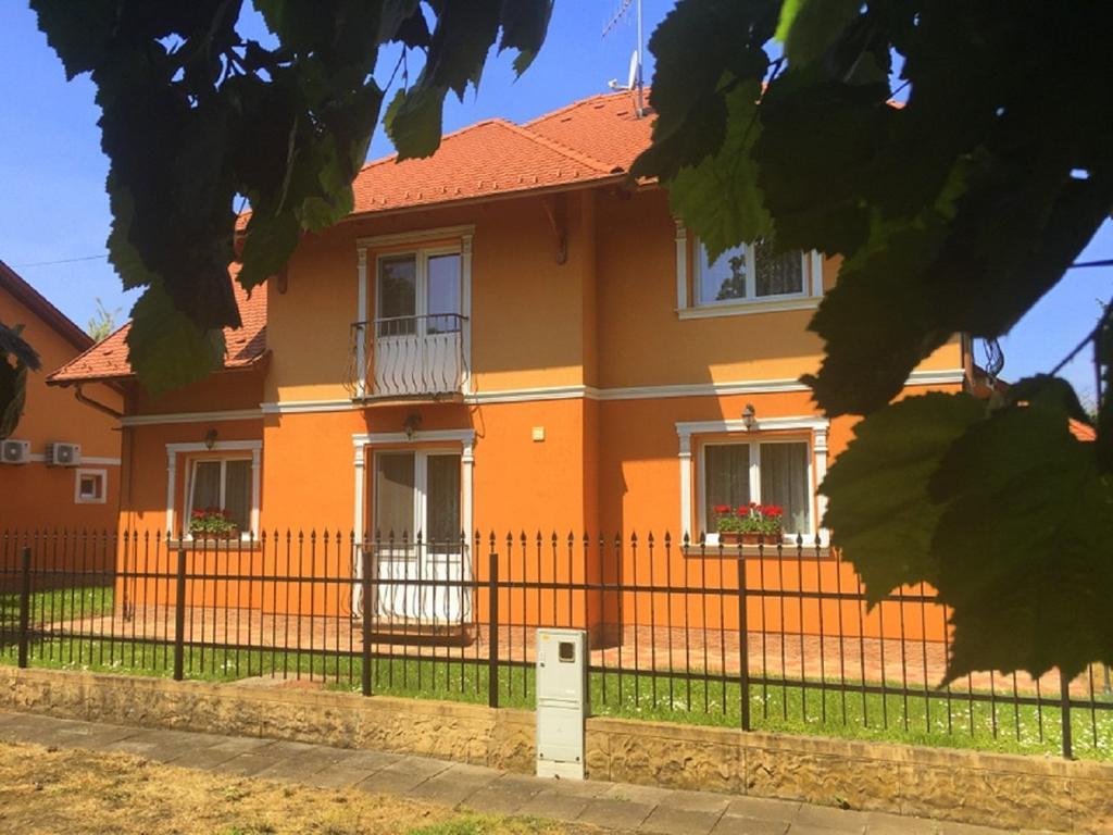 Hotel Horvath Vendeghaz Orosháza Zewnętrze zdjęcie
